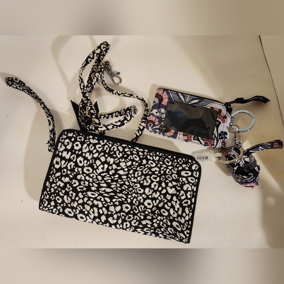 Vera Bradley Wristlet And NWT Zip ID Lanyard - Picture 2 of 8